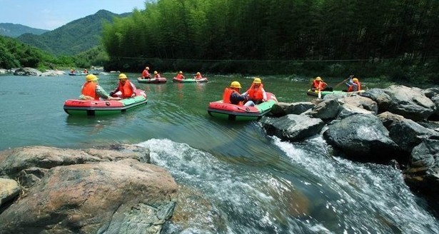 黄腾峡勇士漂流、栈道瀑布探险、新银盏温泉、镭射野战、北江小三峡两天团